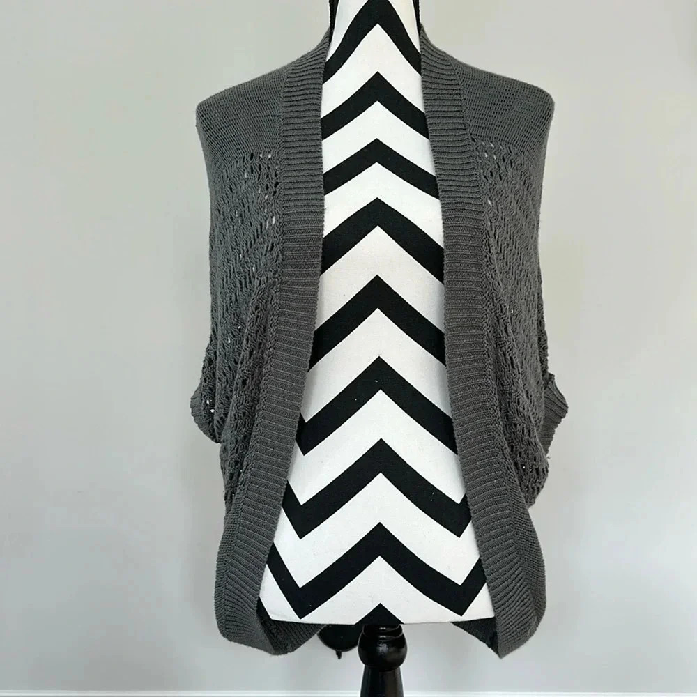 Pink Rose Grey Cardigan Sweater Sz‎ XS
